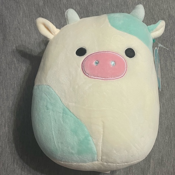BNWT Belana the Cow Squishmallow 8” - Picture 1 of 2